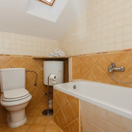 Ruzic アパート *