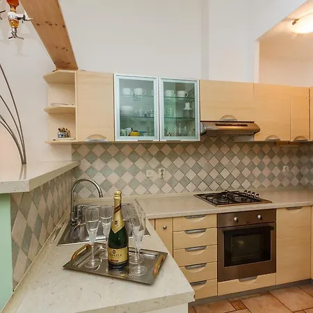 Ruzic Apartment *